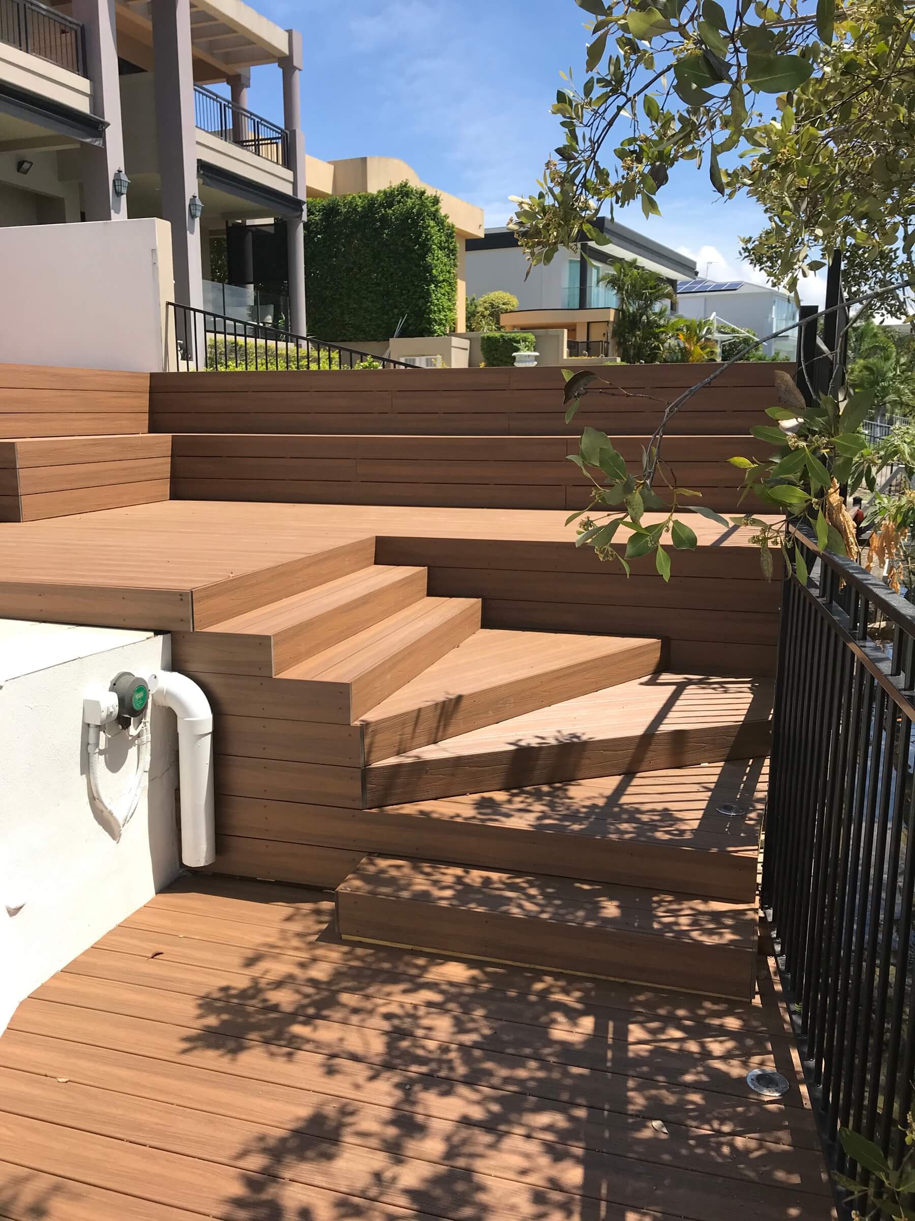 Hidden decking solution in outside stairs
