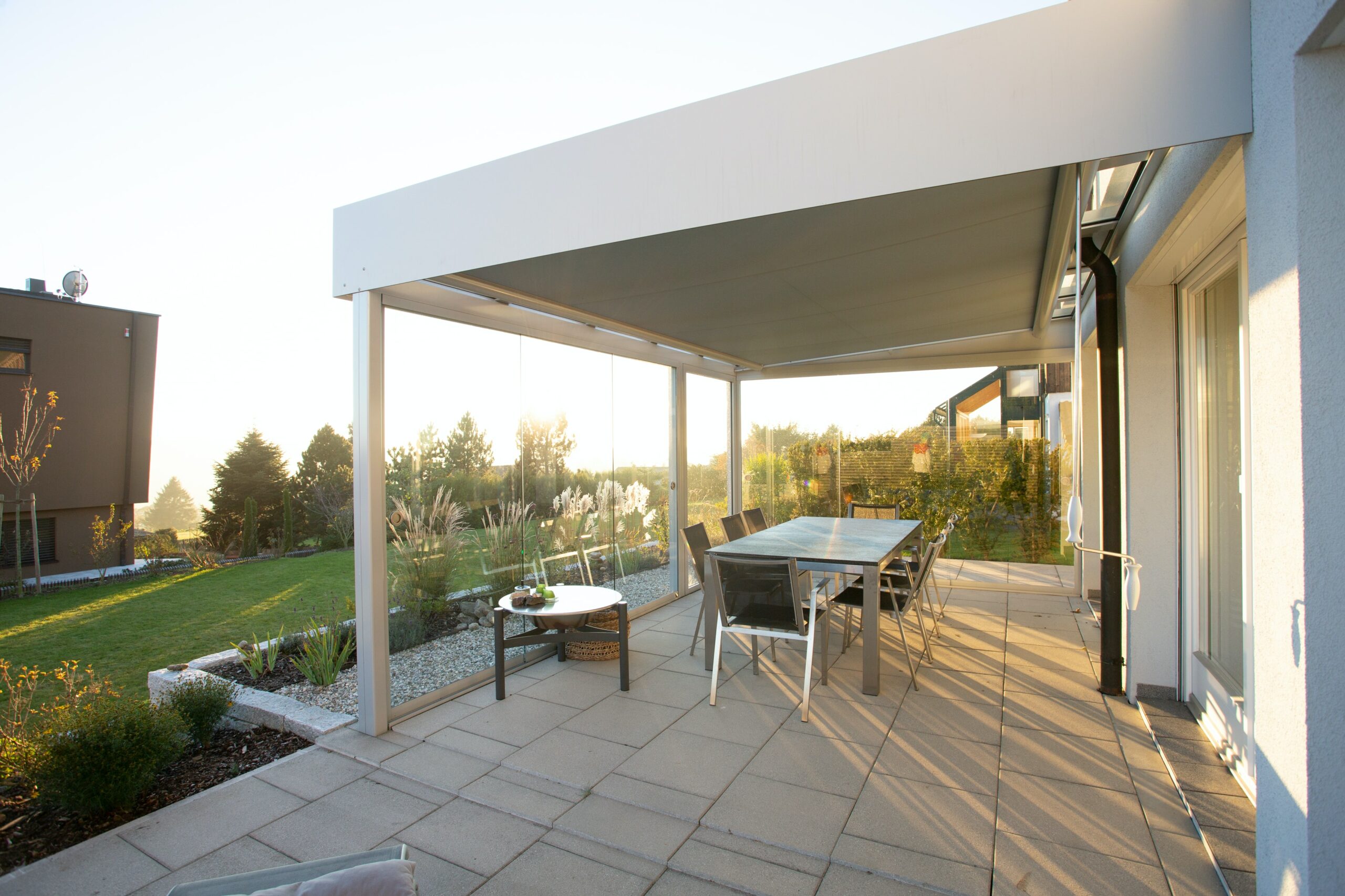Creating the Perfect Patio Retreat: How to Renovate and Design Your Outdoor Living Area for Maximum Comfort and Style
